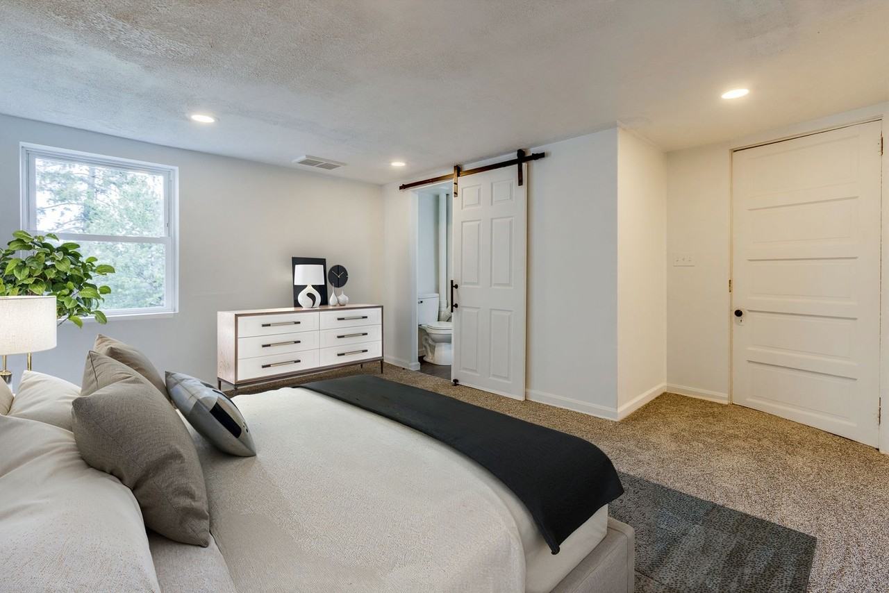 925 Manton Way - Photo 2 of 37