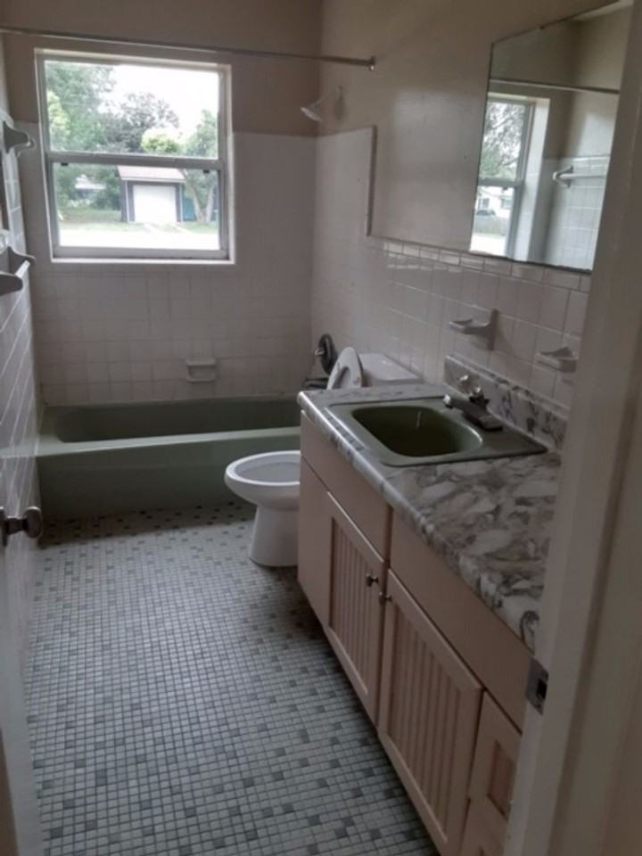 583 East Normandy Boulevard - Photo 4 of 8