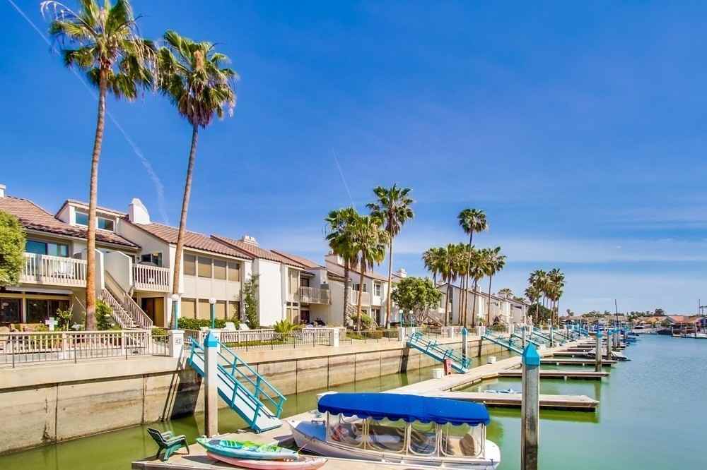 80 Kingston Court South - Photo 2 of 26