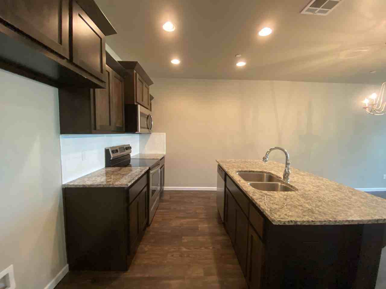 729 Sw 14th St - Photo 7 of 33