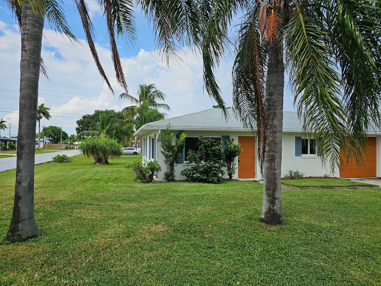 145 Sw 8th Ave - Photo 2 of 9