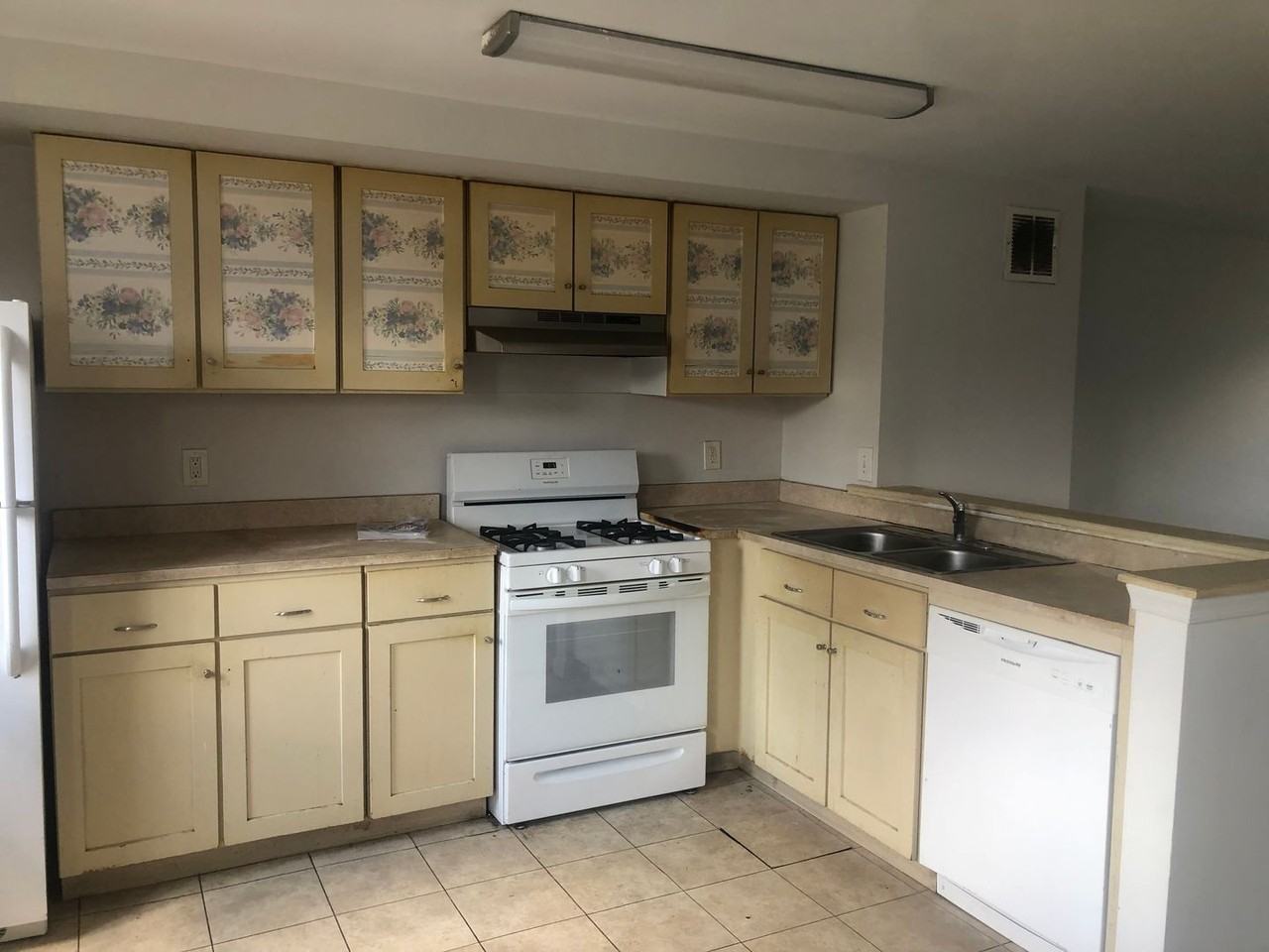 2710 Norland Rd - Photo 3 of 9