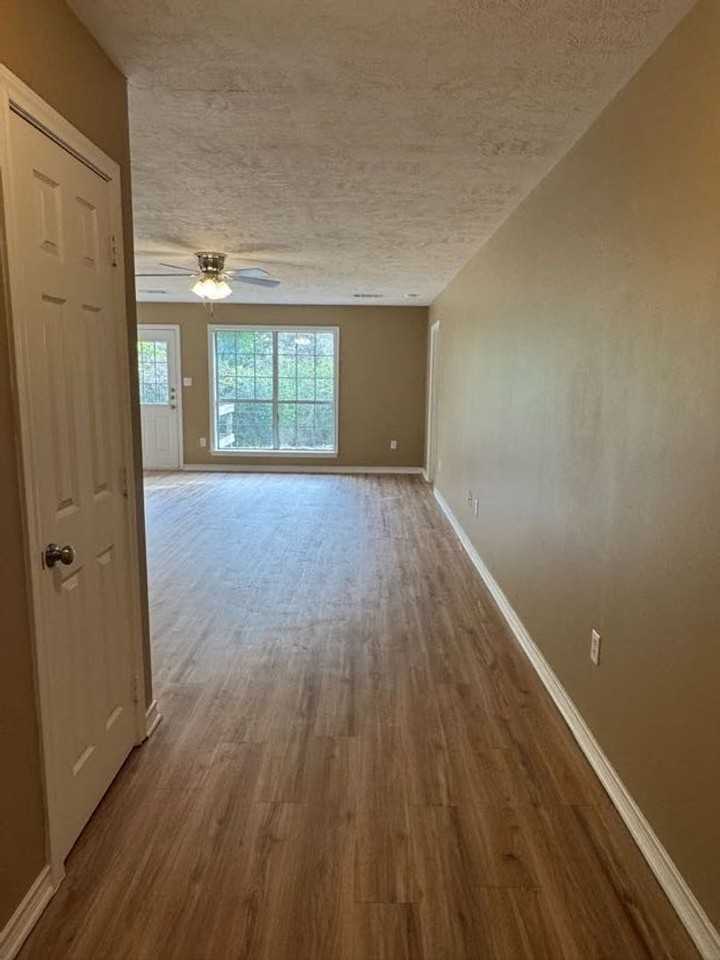 1809 Richmond Ave - Photo 2 of 12