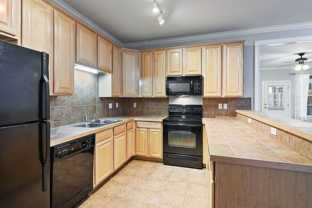 809 Summer Breeze Dr - Photo 1 of 1