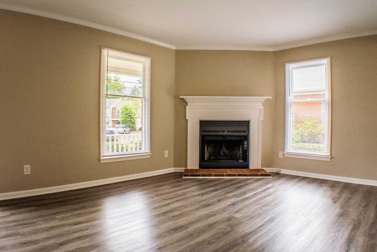 321 Oak Arbor Ln - Photo 3 of 9