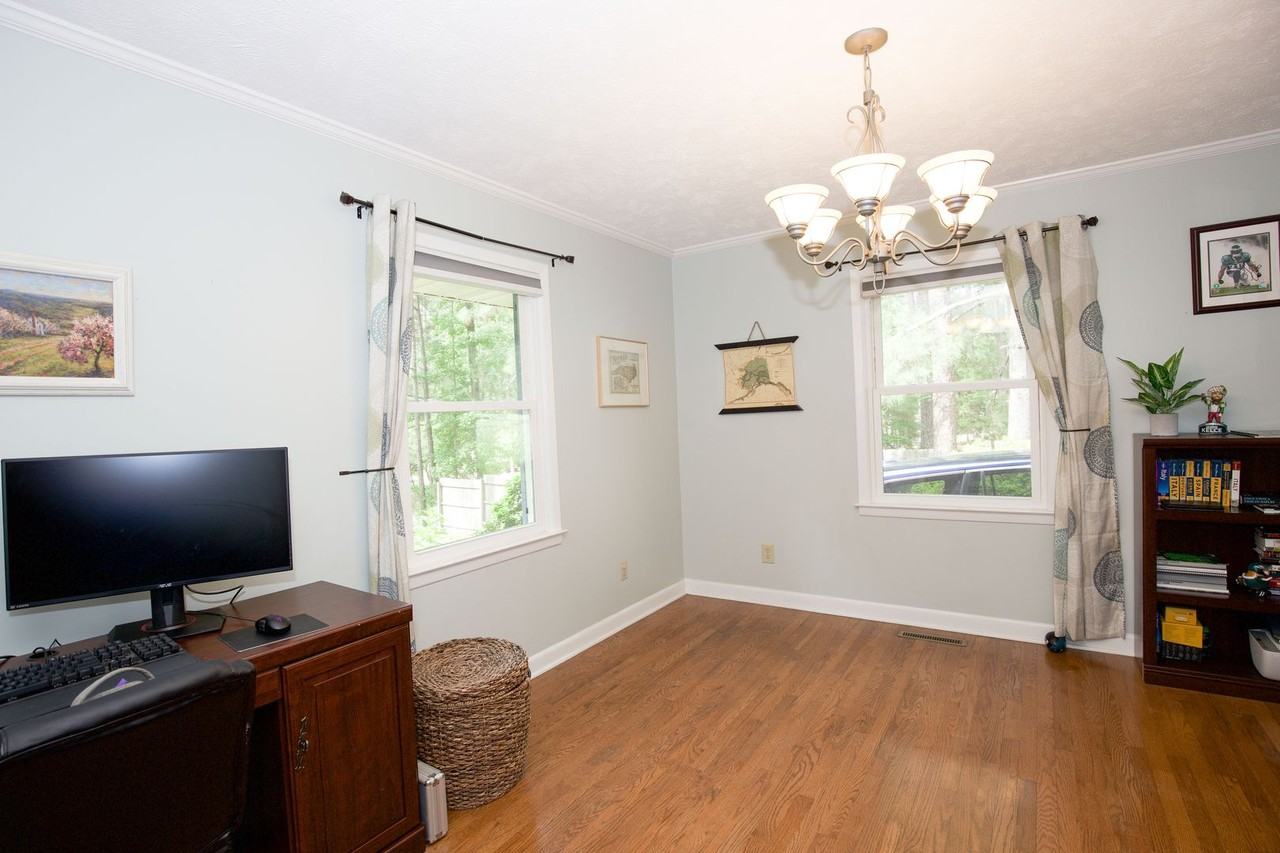 280 Cliff Rd - Photo 7 of 43