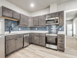 featured image of 504 E Gray St