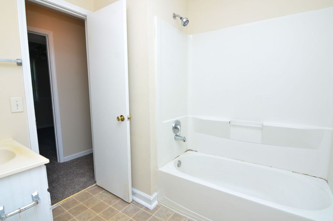 708 Heidi Ct - Photo 7 of 13