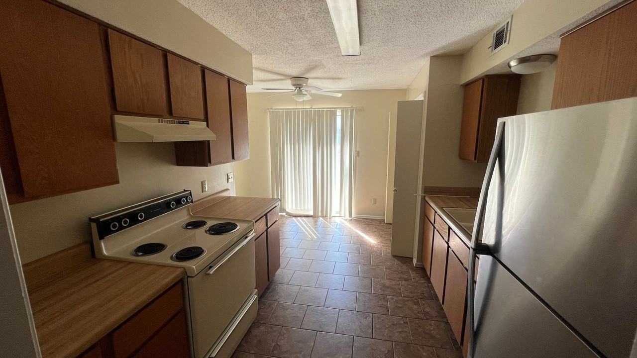 2209 S Hartford Cv - Photo 2 of 7