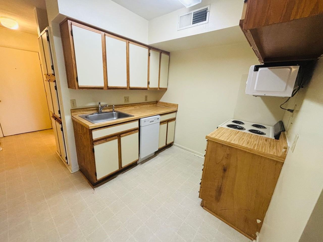 501 Sunridge Dr #K - Photo 5 of 9