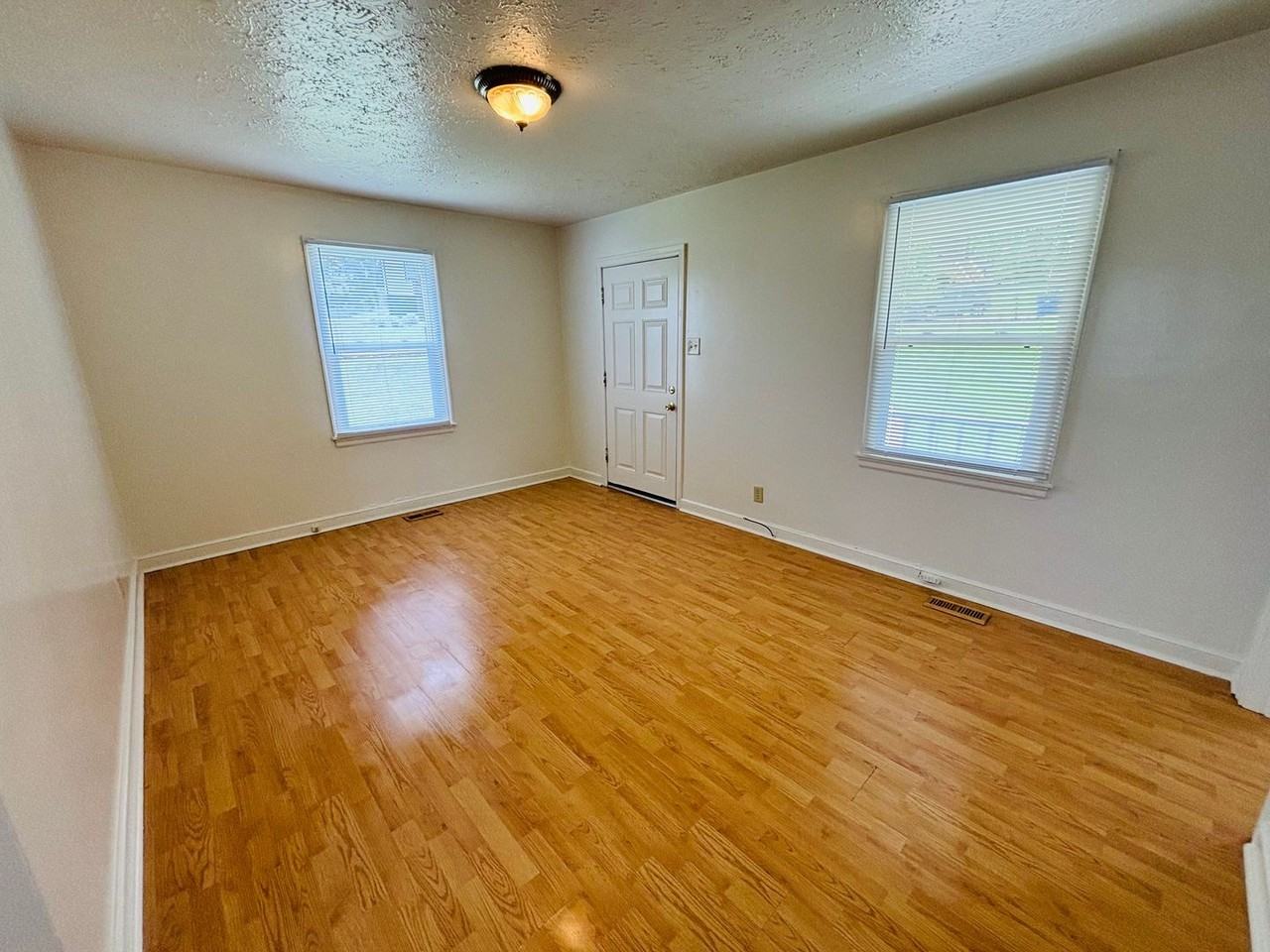 8 Lee Hy Ct - Photo 7 of 11