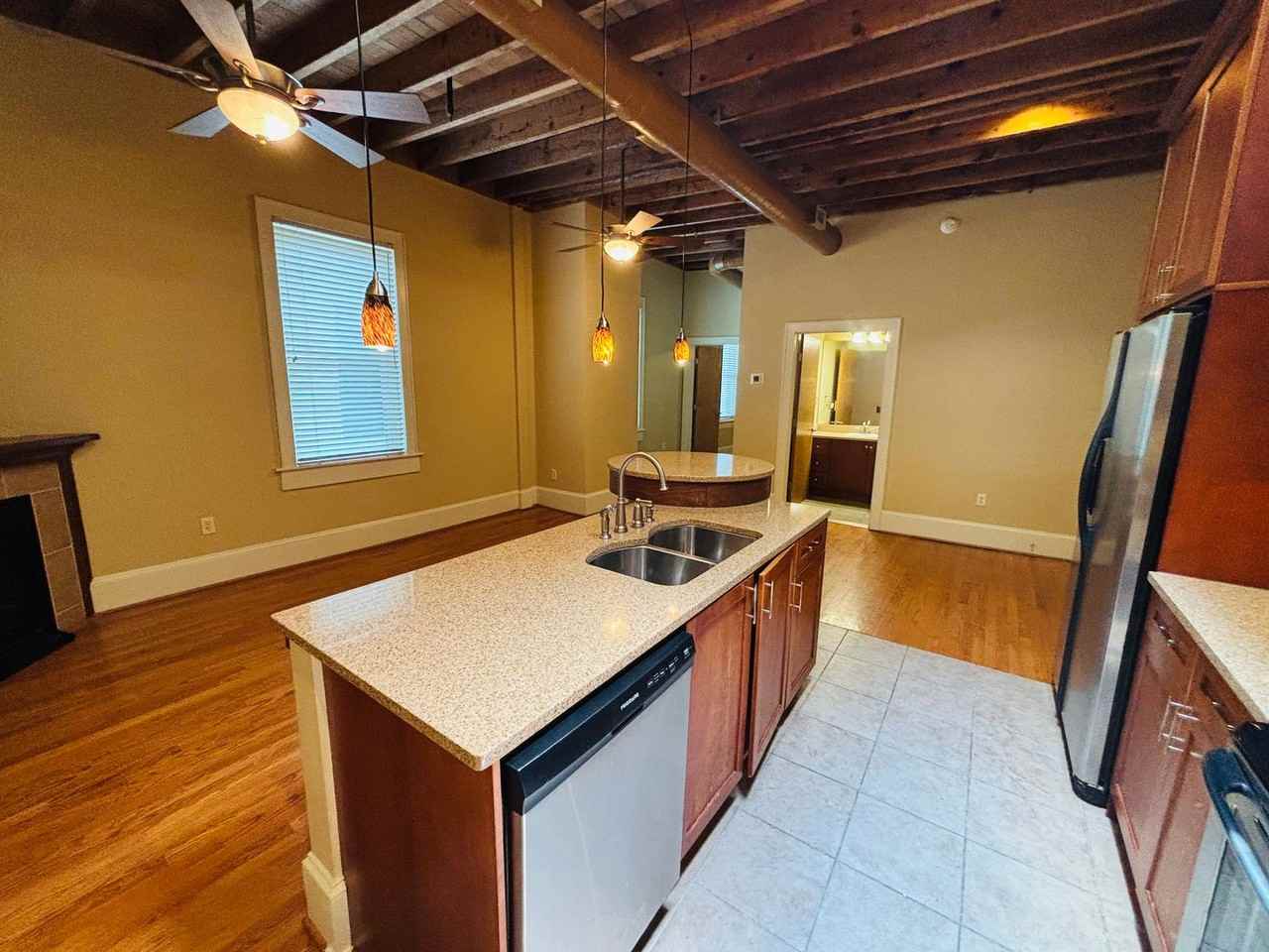 115 College Ave - Photo 3 of 9