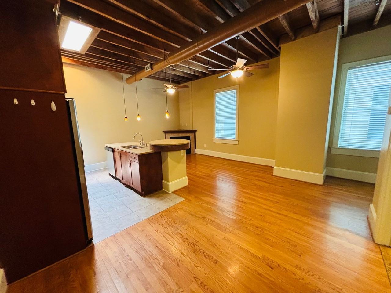 115 College Ave - Photo 4 of 9