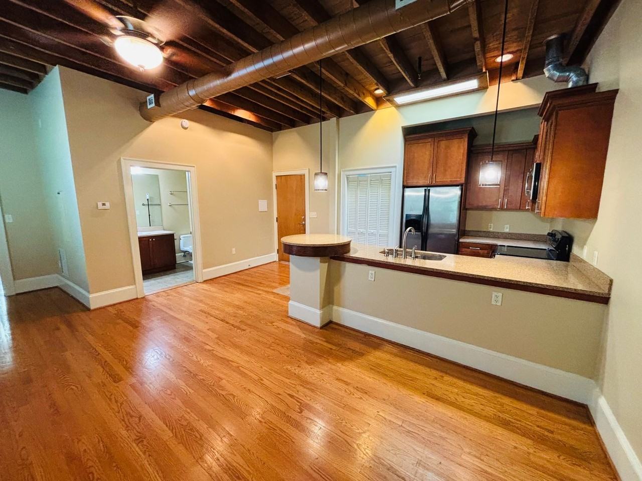 115 College Ave - Photo 4 of 13