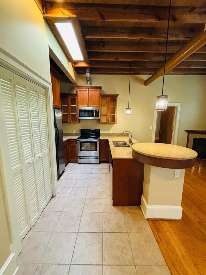115 College Ave - Photo 5 of 13