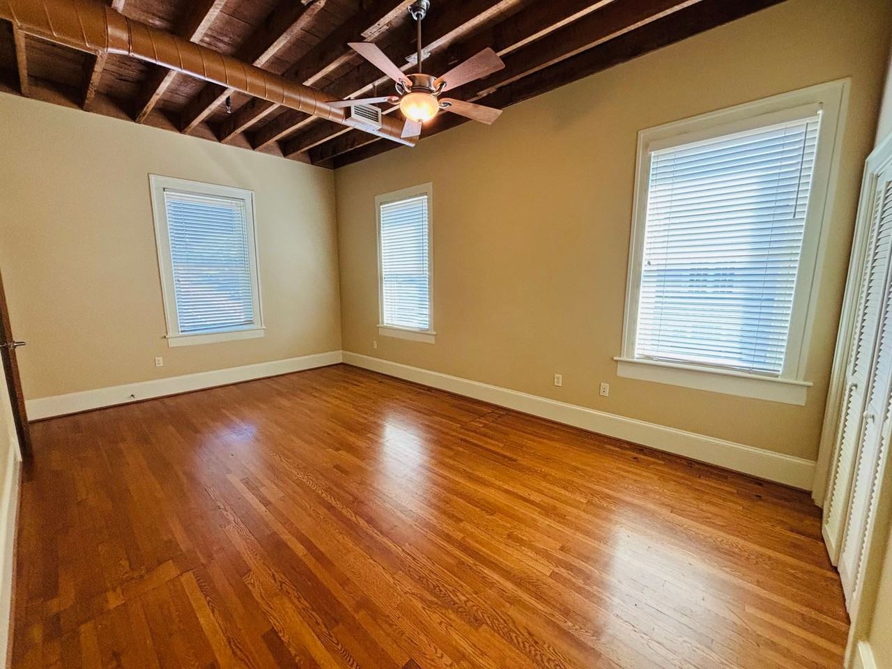 115 College Ave - Photo 6 of 13