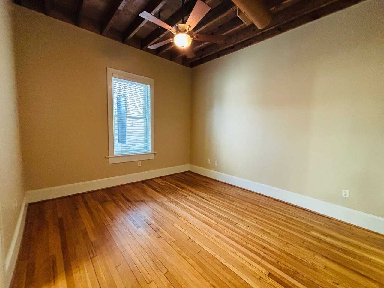 115 College Ave - Photo 7 of 11