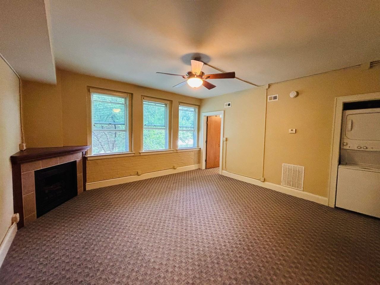 115 College Ave - Photo 4 of 10