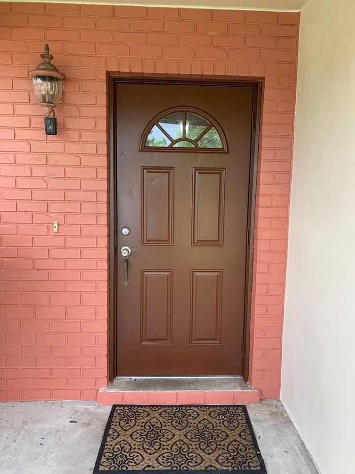 423 Willows Ave - Photo 2 of 20