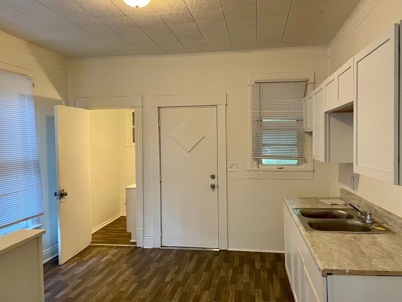 1024 N 11th St - Photo 3 of 14