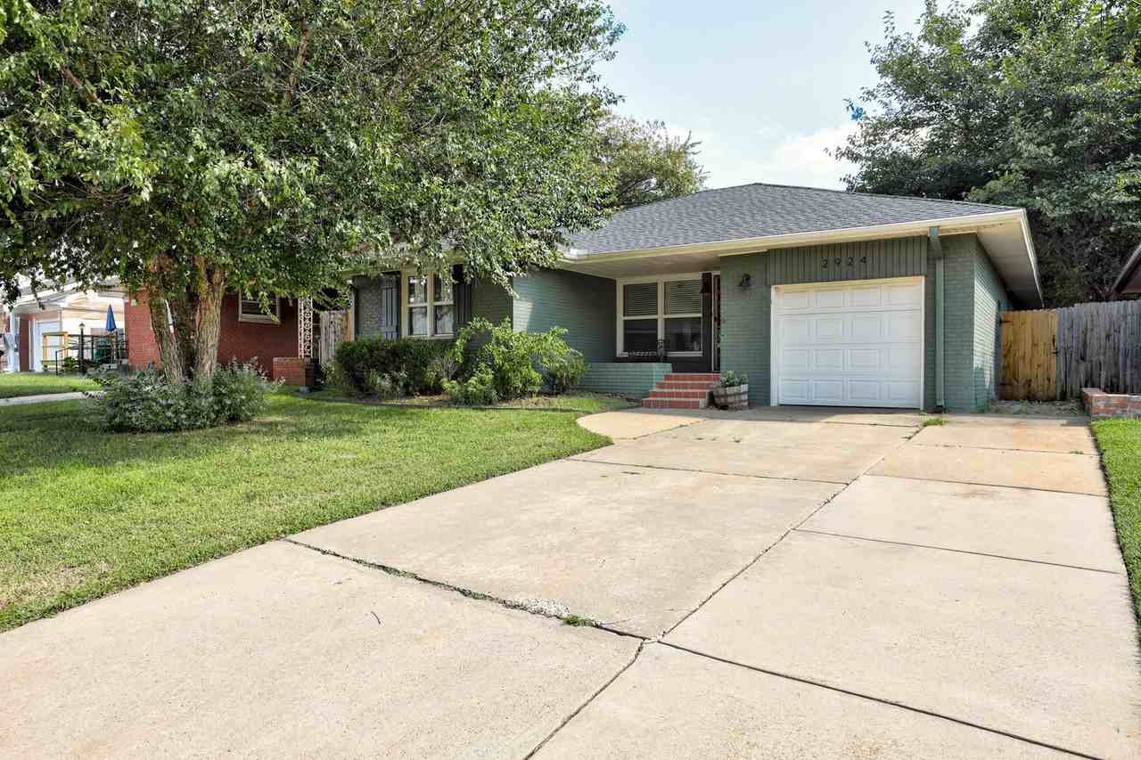 2924 Northwest 67th Street - Photo 3 of 45