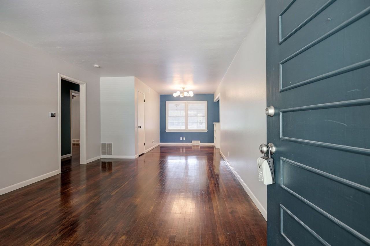 2924 Nw 67th St - Photo 6 of 45