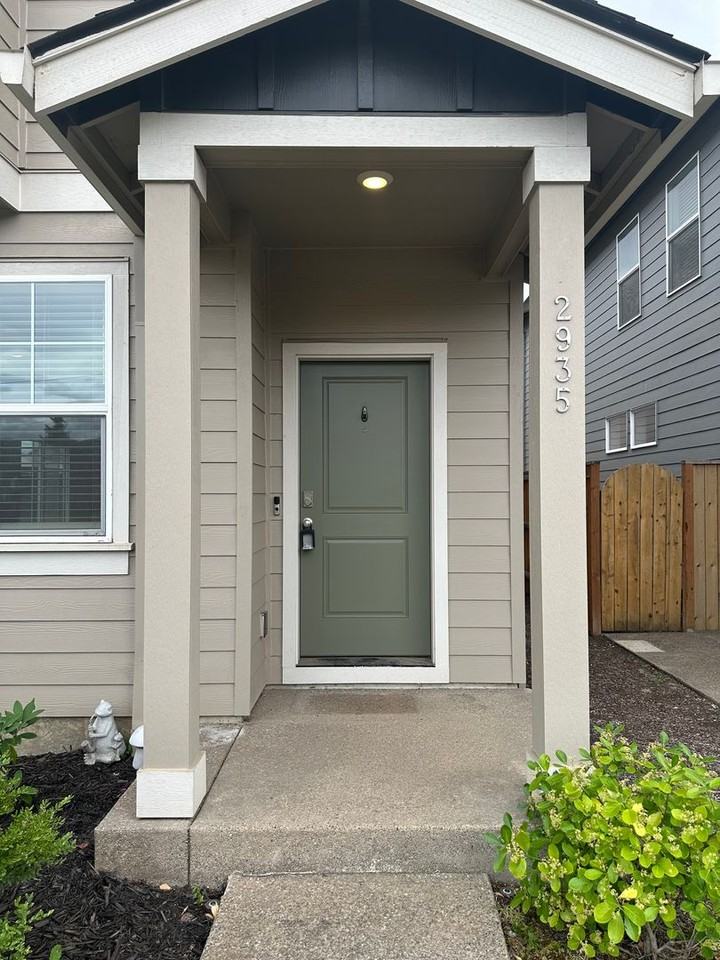 2935 W St - Photo 3 of 42