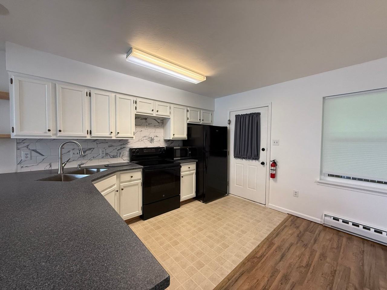 2083 Mary Ellen Ln - Photo 5 of 21