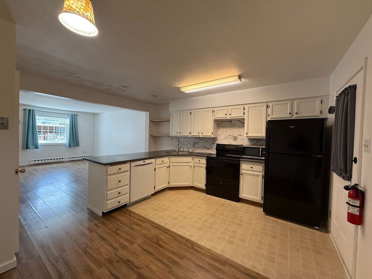 2083 Mary Ellen Ln - Photo 6 of 21