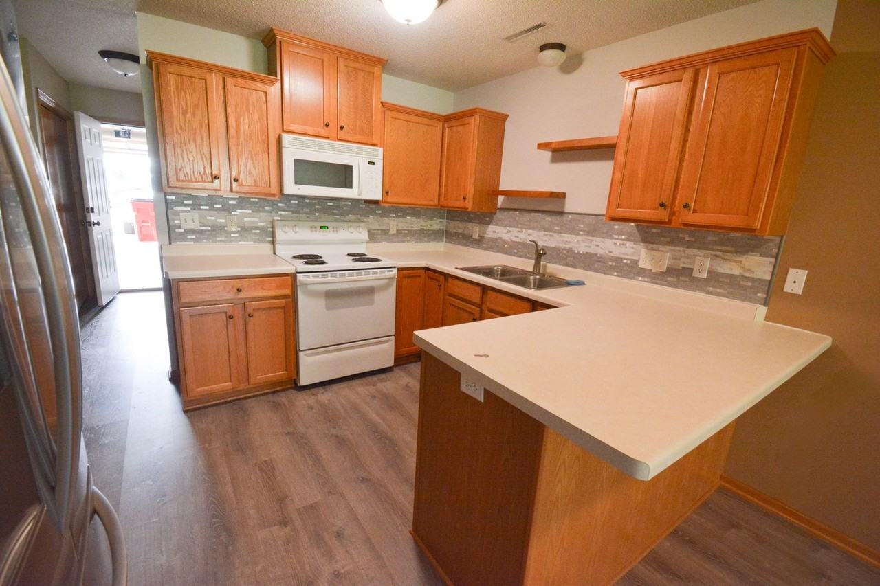 1821 Daniel Ln Ne - Photo 2 of 19