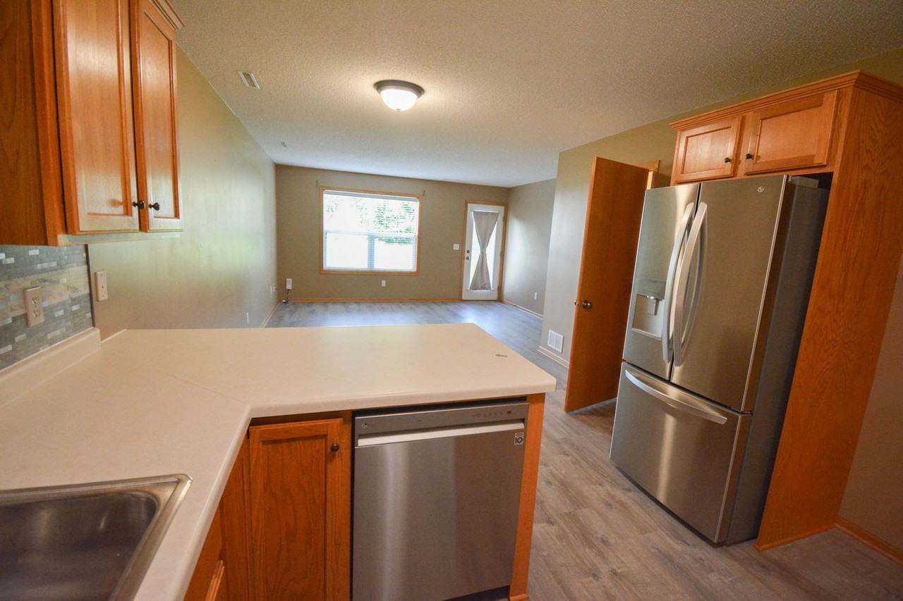 1821 Daniel Ln Ne - Photo 4 of 19