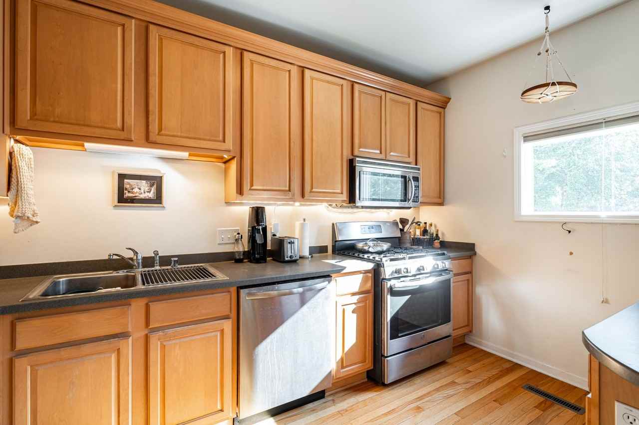 5521 3rd Ave - Photo 4 of 42