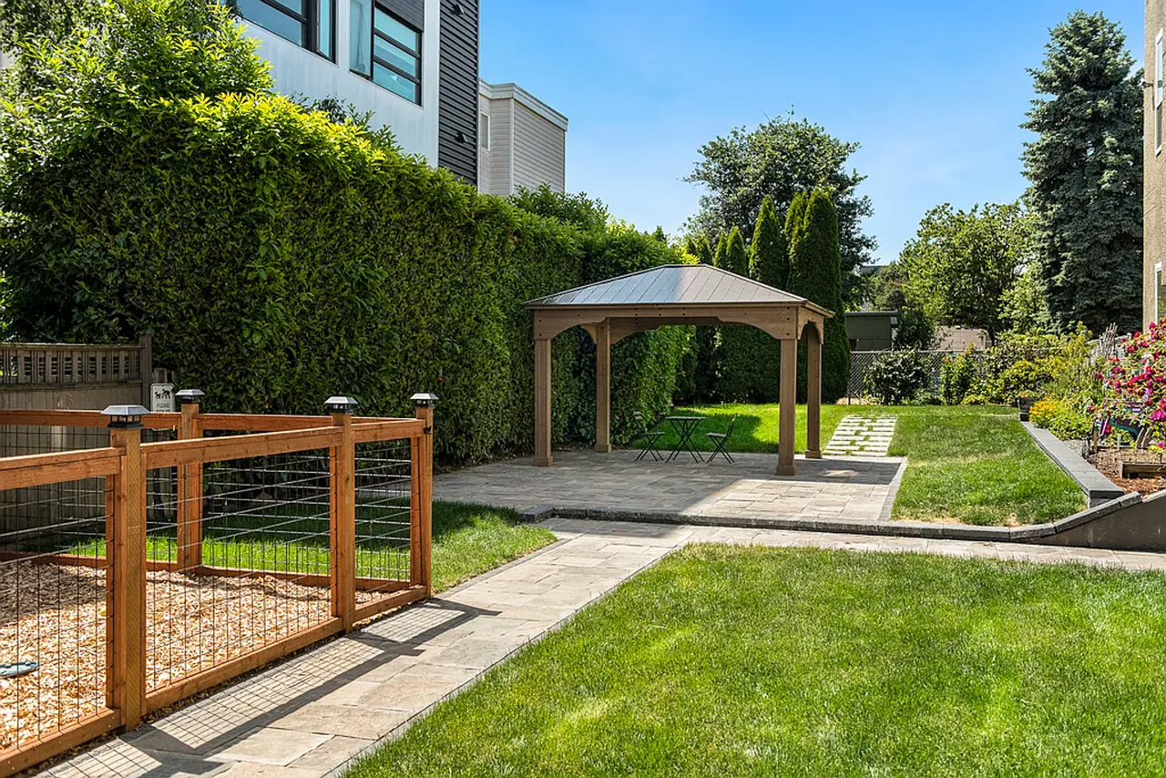 Belcourt Apartments - Photo 3 of 8