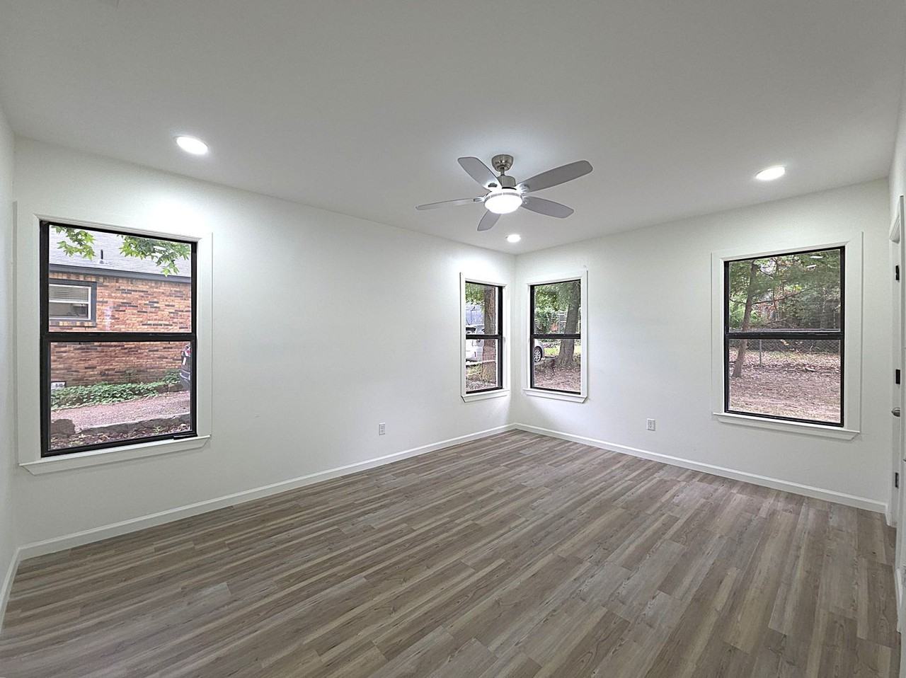 1010 W Rusk St - Photo 7 of 41