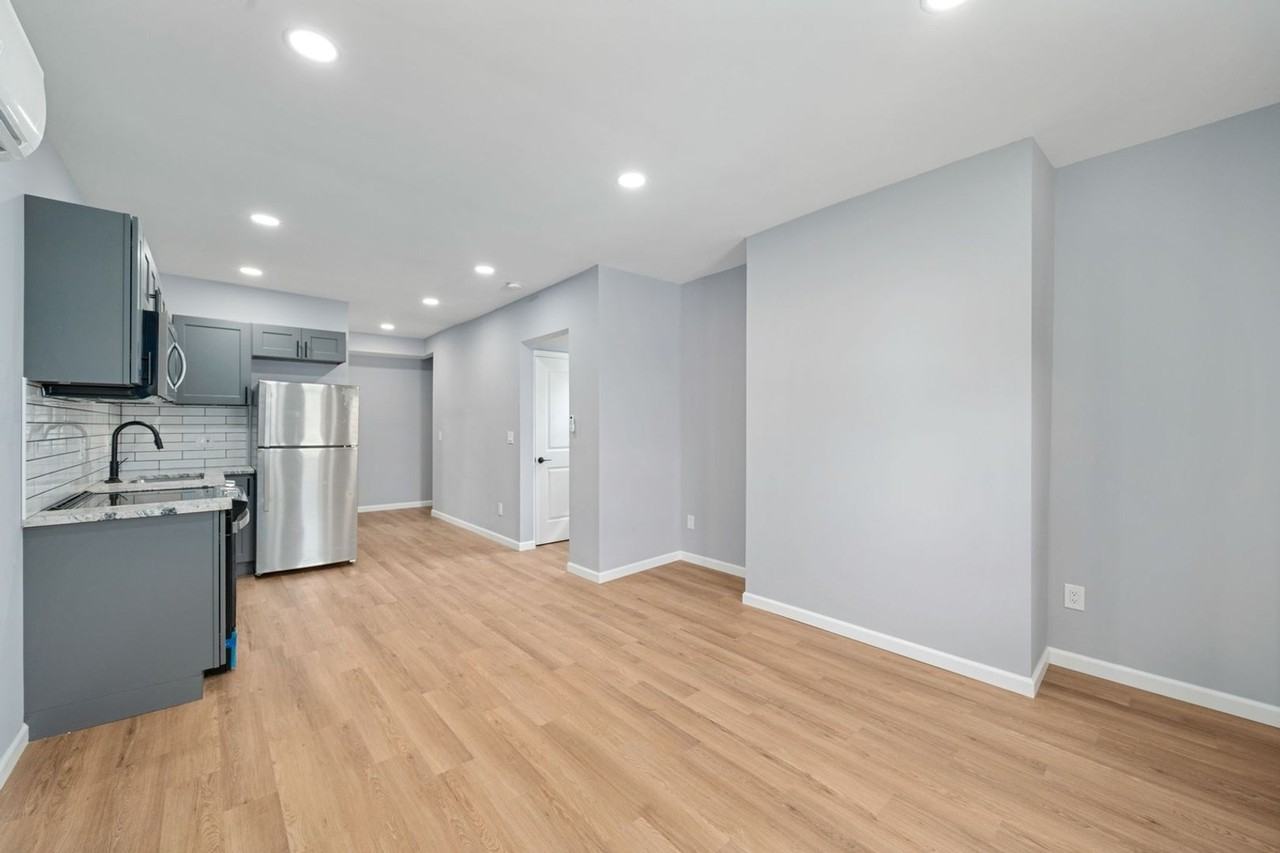 786 Thomas Ave - Photo 2 of 24