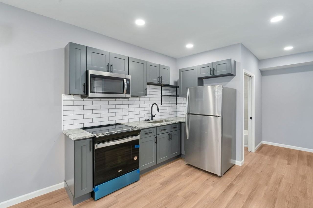 786 Thomas Ave - Photo 4 of 24