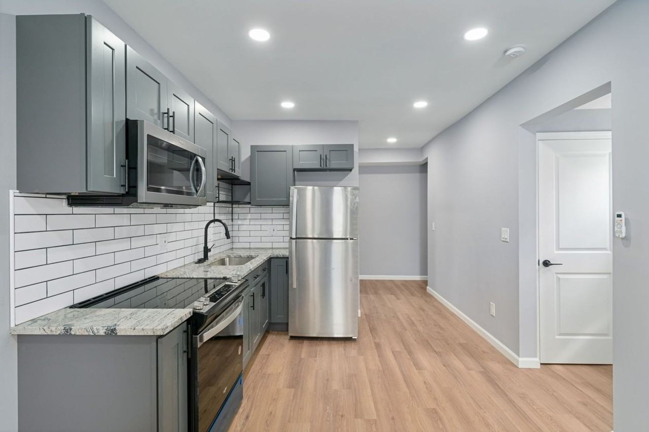 786 Thomas Ave - Photo 5 of 24