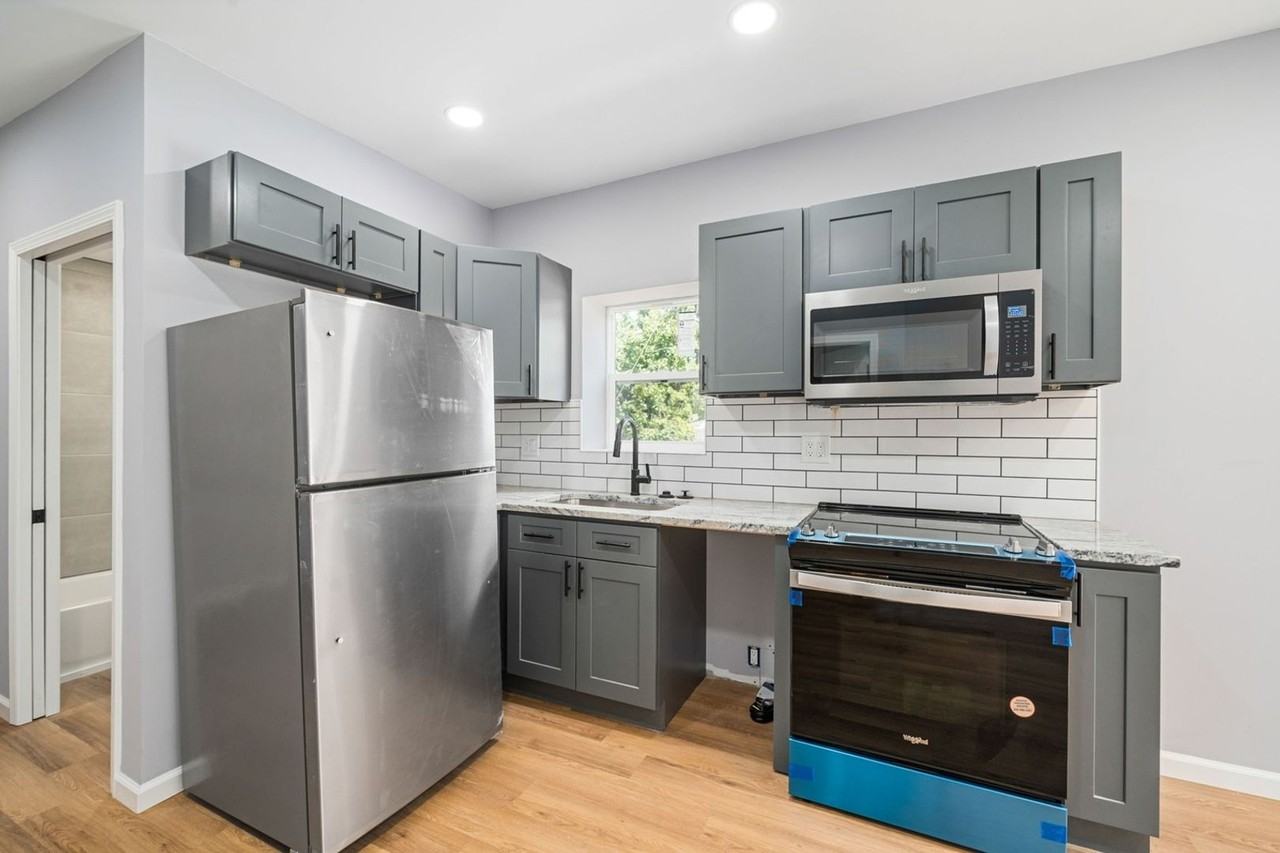 786 Thomas Ave - Photo 7 of 24