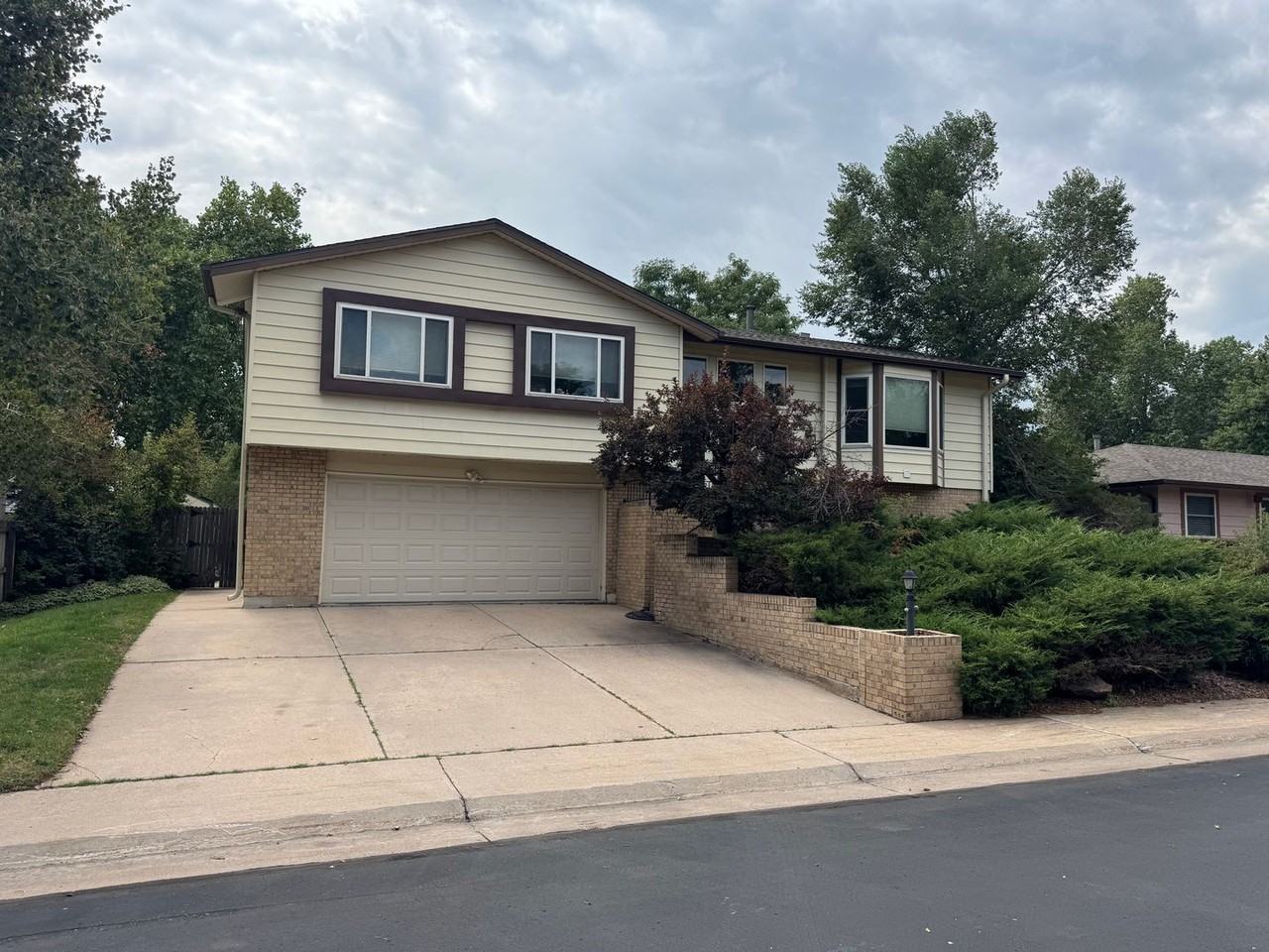 10380 W Warren Dr - Photo 3 of 33