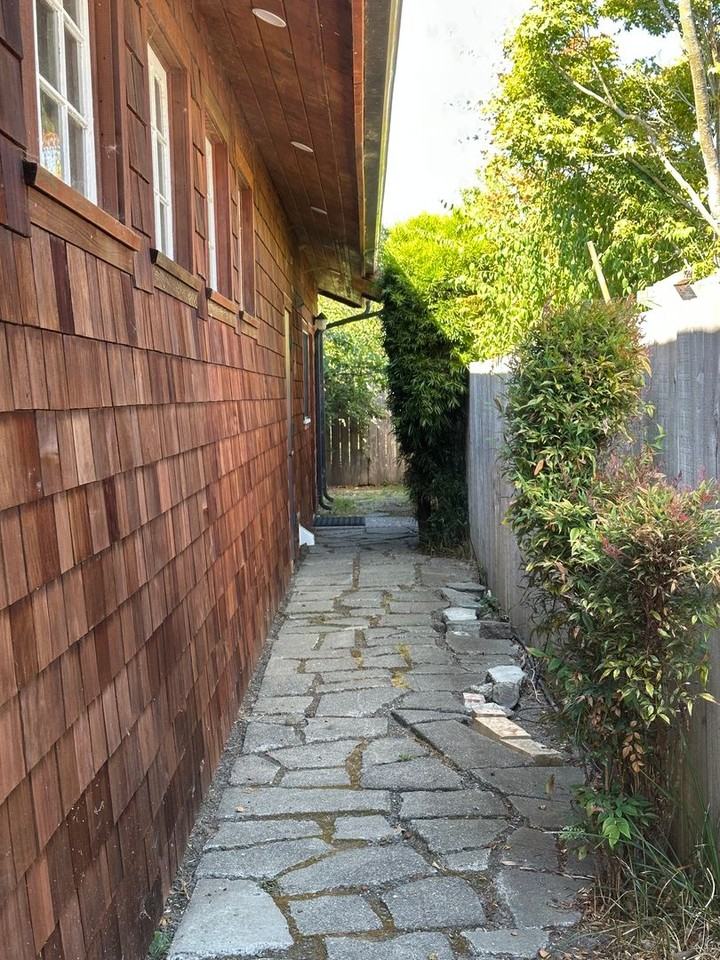 1658 10th Street #A - Photo 4 of 31