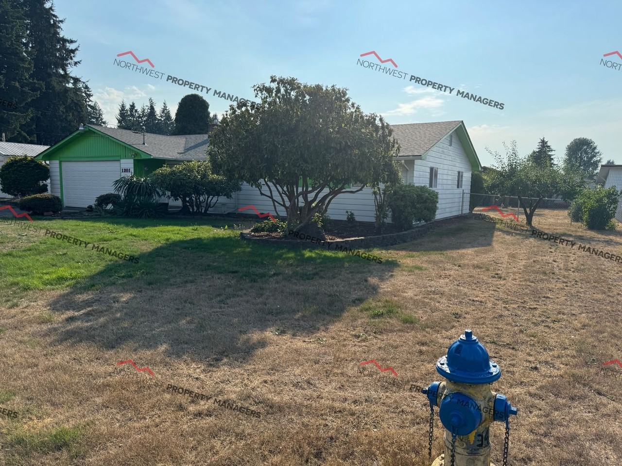1301 Kayu Ln - Photo 2 of 34