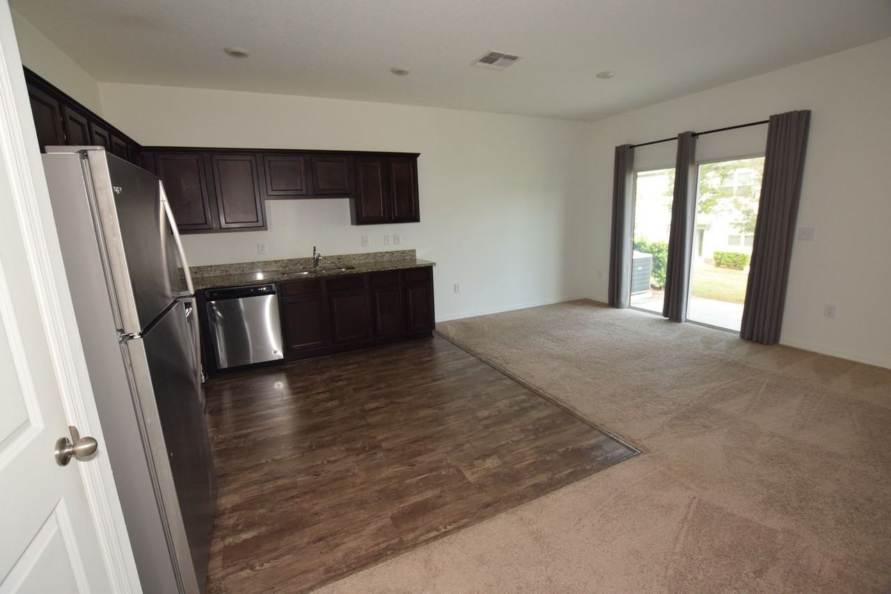 720 Madison Dr - Photo 4 of 32
