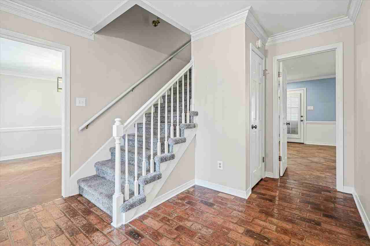 1904 Hickory Knot Ct - Photo 2 of 24