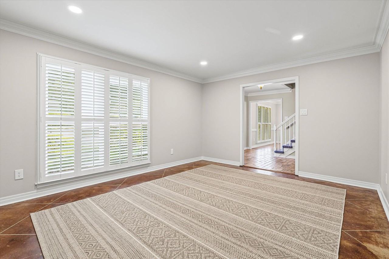 1904 Hickory Knot Ct - Photo 3 of 24