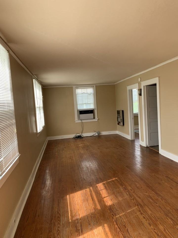 1010 Short St #A - Photo 2 of 13