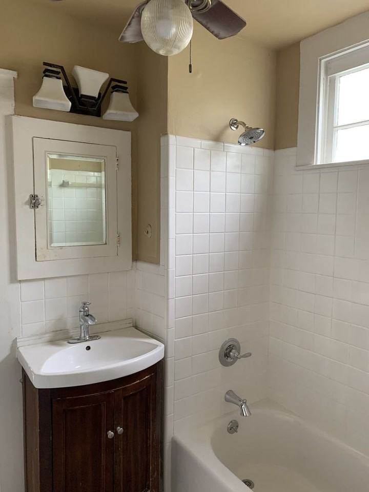 1010 Short St #A - Photo 5 of 13