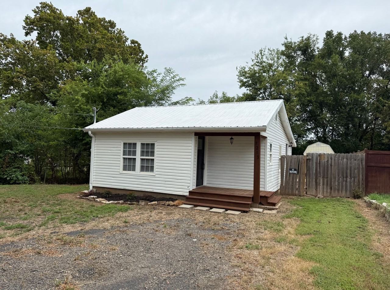 1213 Leflore Ave - Photo 2 of 8