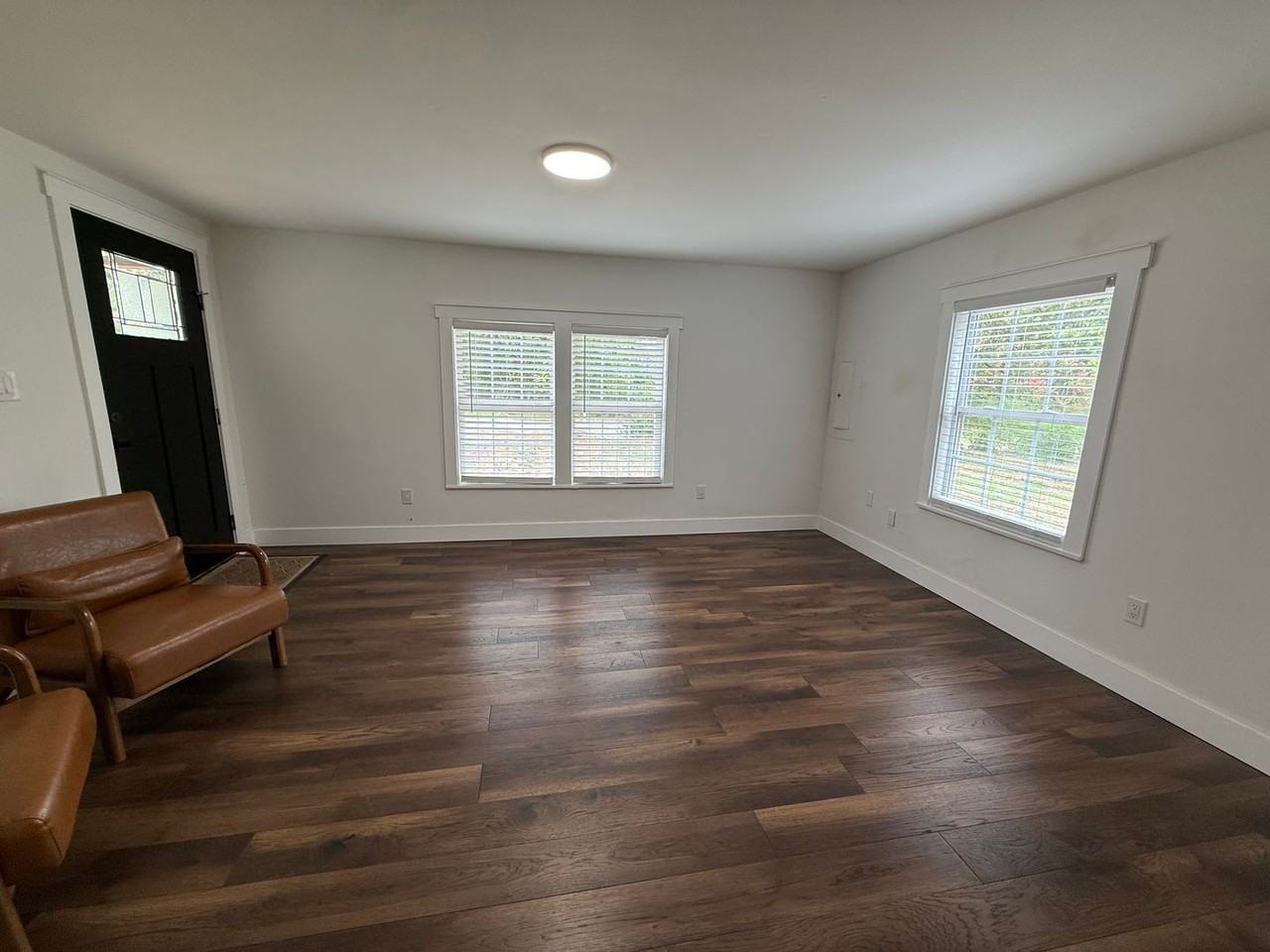 1213 Leflore Ave - Photo 3 of 8