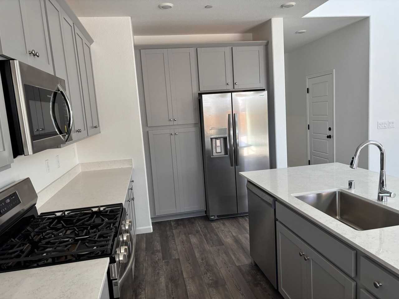 7423 Chadbourne Way - Photo 7 of 34