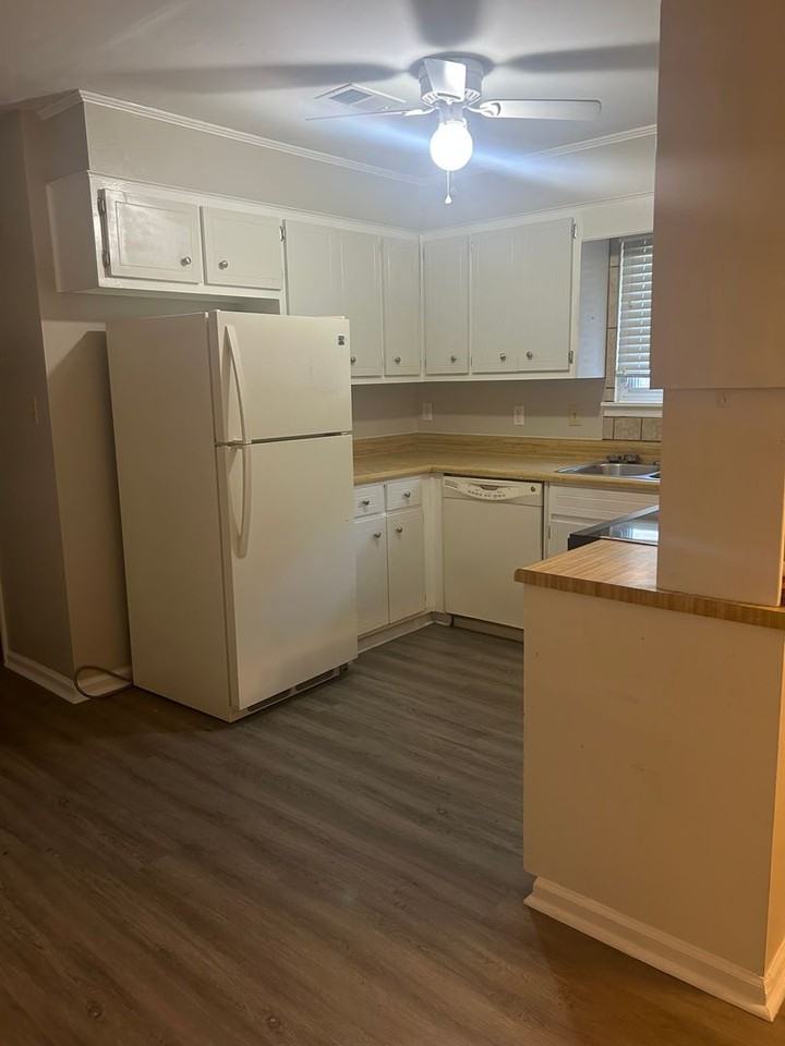 2403 Deodara Drive - Photo 4 of 12